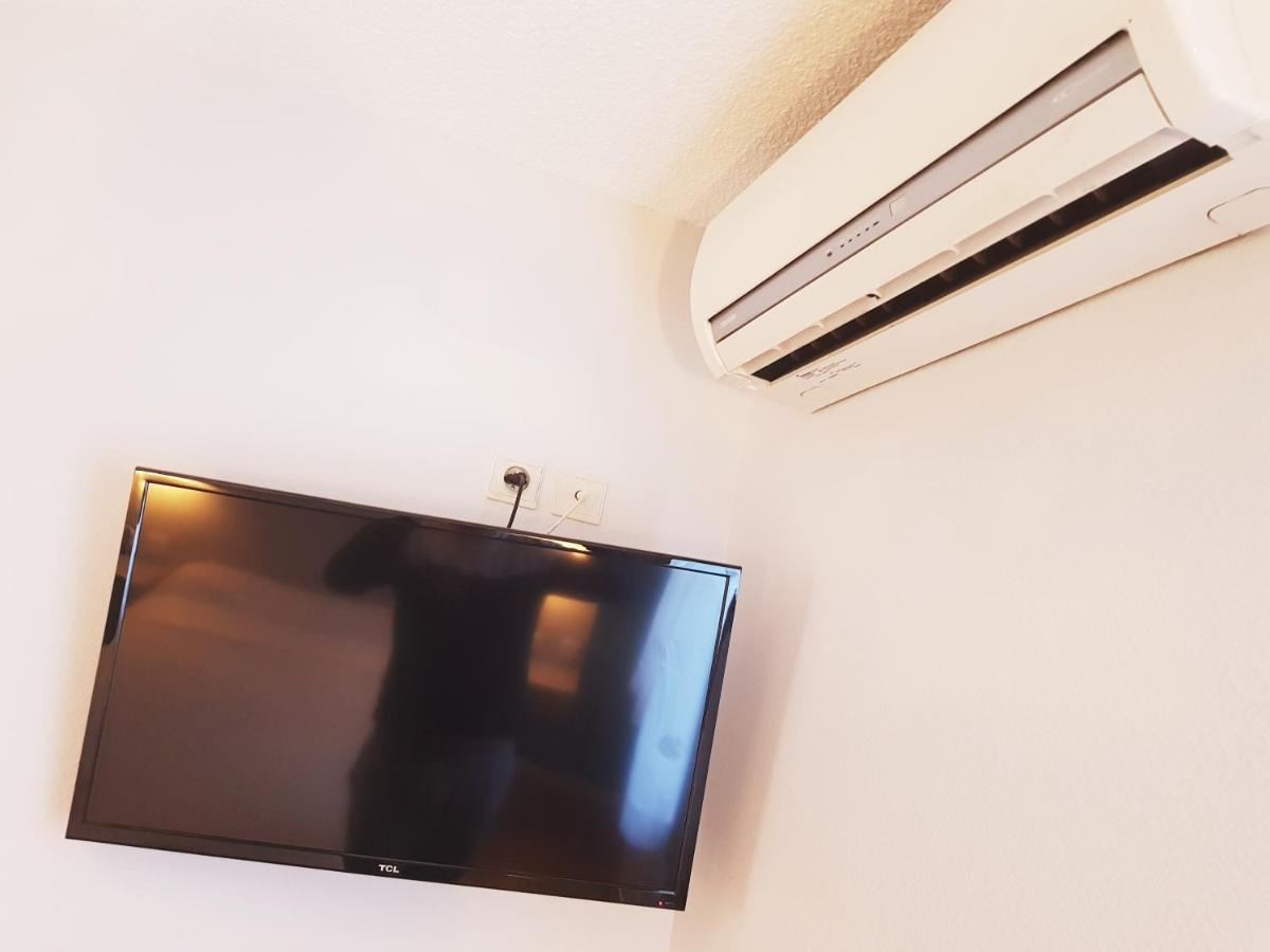 Hotel Restaurant Le Bourgneuf Morlaas Zewnętrze zdjęcie