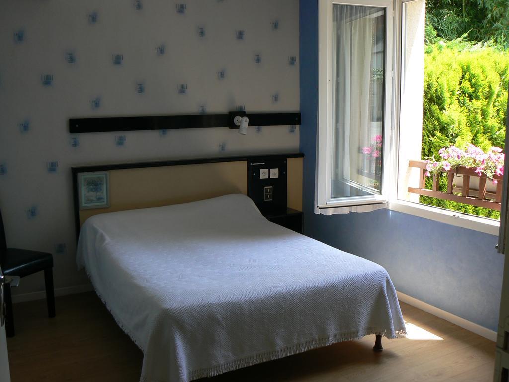 Hotel Restaurant Le Bourgneuf Morlaas Zewnętrze zdjęcie